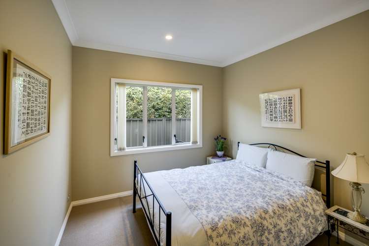 11 Heynes Place Clive_6