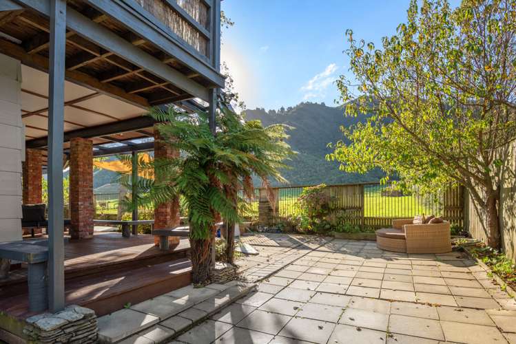 1349 Queen Charlotte Drive Anakiwa and Surrounds_13