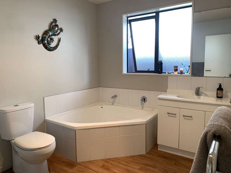 3 Somerset Grove Allenton_10