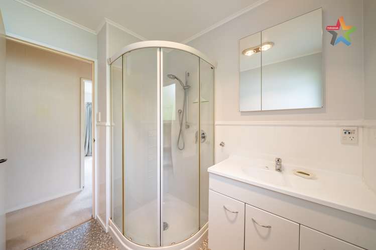 11 Mokopuna Grove Stokes Valley_13