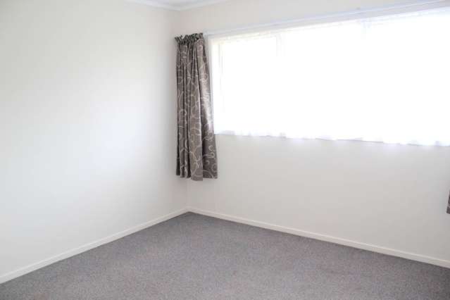 2B Robin Hood Place Onerahi_3