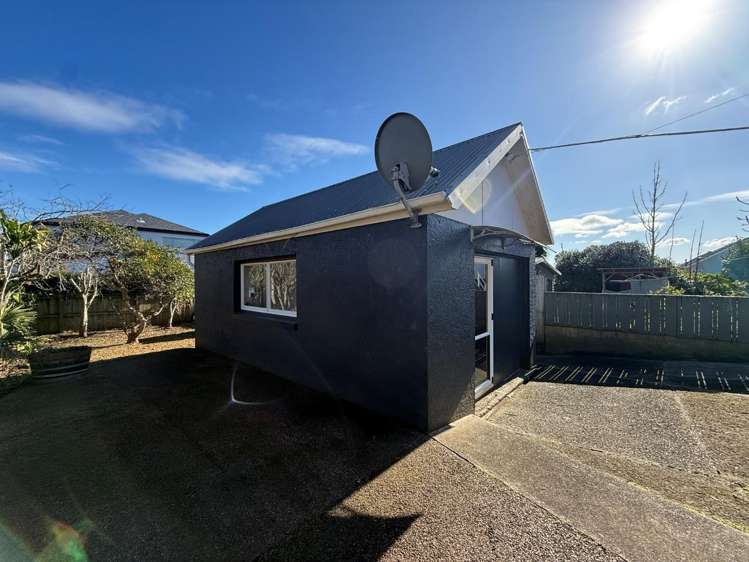 18 Renton Road Mount Albert_13