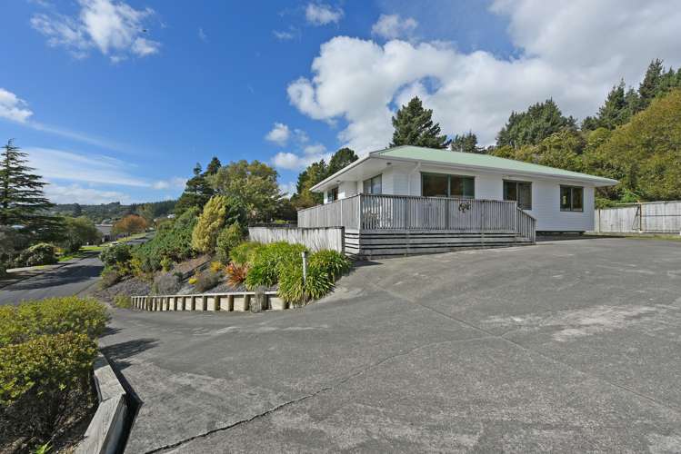 2 Hillside Drive Maoribank_17