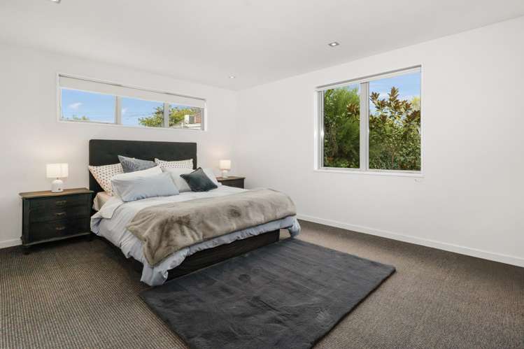 19 Devonport Lane Merivale_11