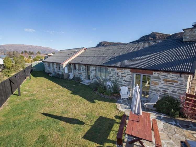 54 Dale Street Albert Town_15