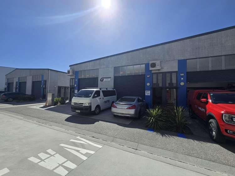Unit 56 & 57 41-49 Bouverie Street Petone_1
