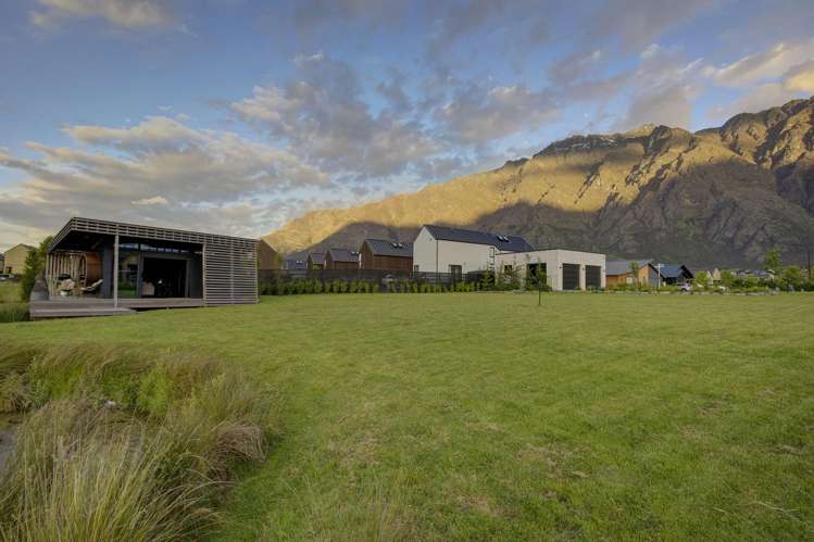 18 and 20 Woolshed Road Jacks Point_5