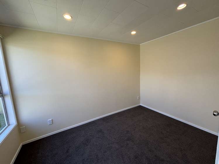 4 Karo Place Glendene_12
