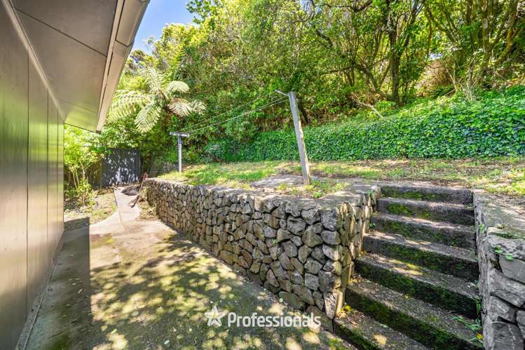 6 Swadel Way Karori_17