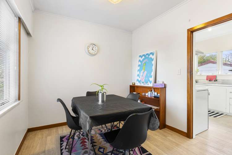 4208 Great North Road Glendene_11