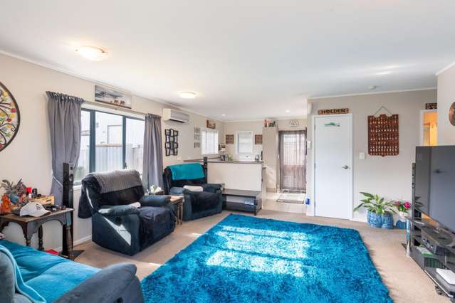 1/4 Ipswich Grove Wainuiomata_4