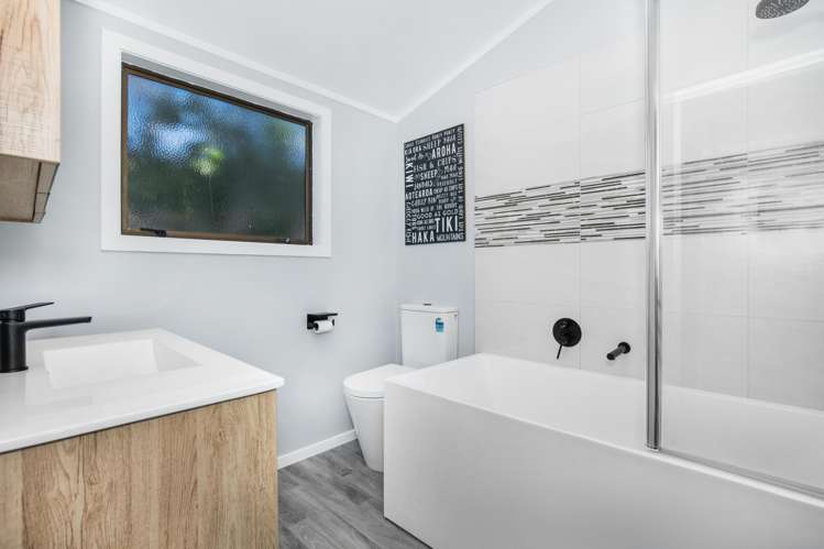 10 Prestwick Place Wattle Downs_15