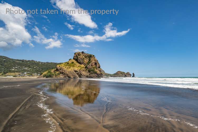 882 West Coast Road Waiatarua_8