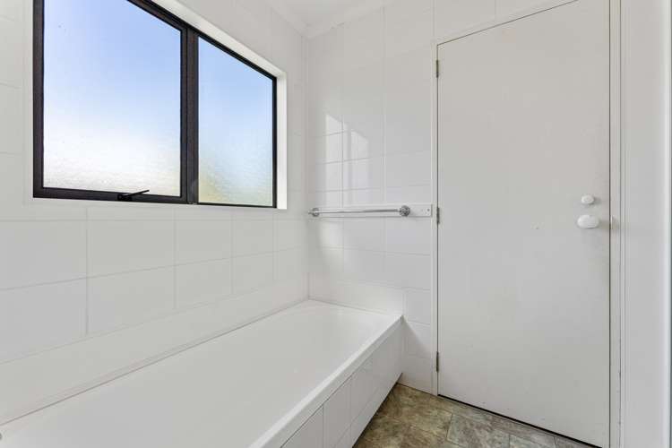 23 Charles Cross Street Longburn_11