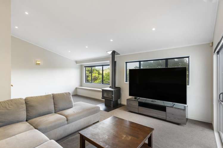 105 Waitakere Road Waitakere_32