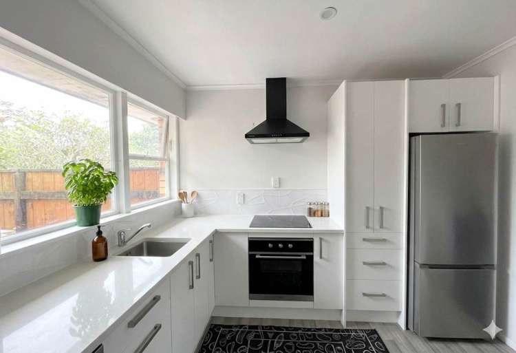 2/216a Edmonton Road Te Atatu South_2