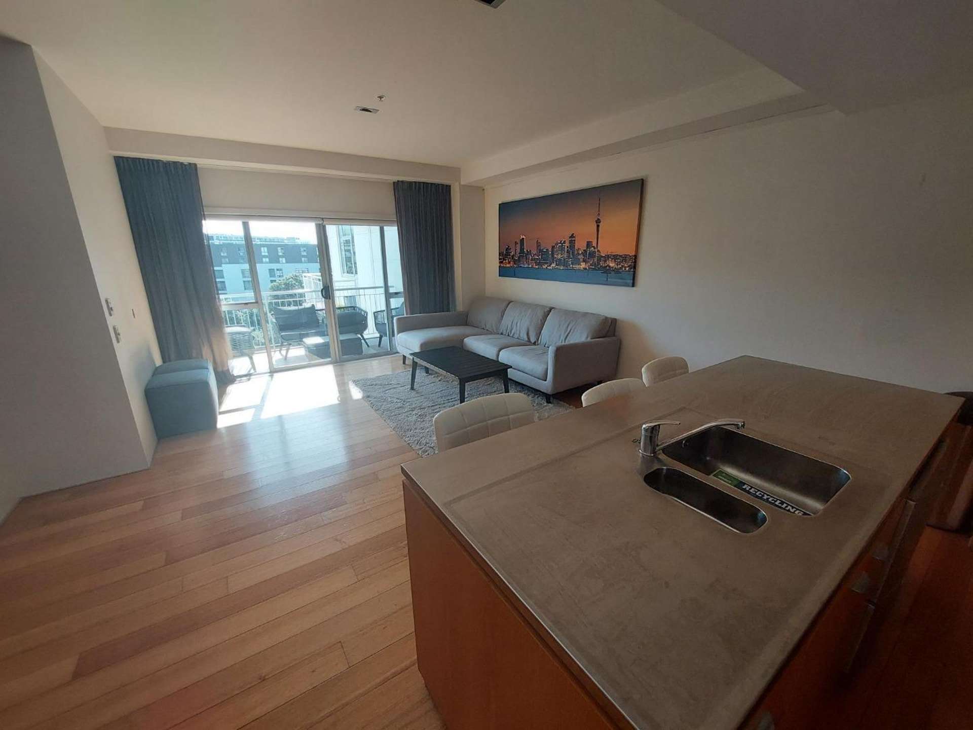606/10 Ronayne Street 10015_0