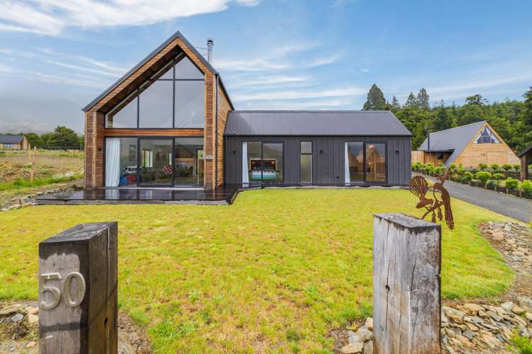 50 Luge Loop Castle Hill_17