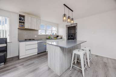 128 & 128A Wyllie Road_3