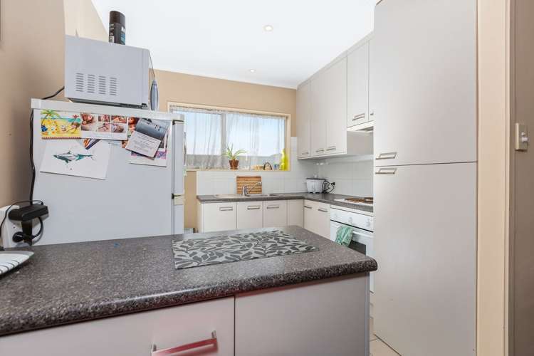 7/83 Moana Avenue One Tree Hill_3