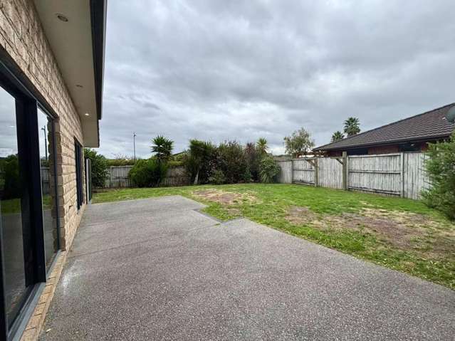 16 Somerton Drive 2750_3