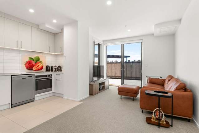 207/6 Waikumete Road Glen Eden_1