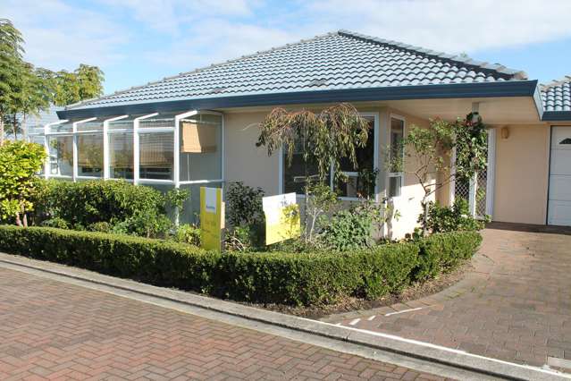 5/10 Gerard Way Saint Johns_1