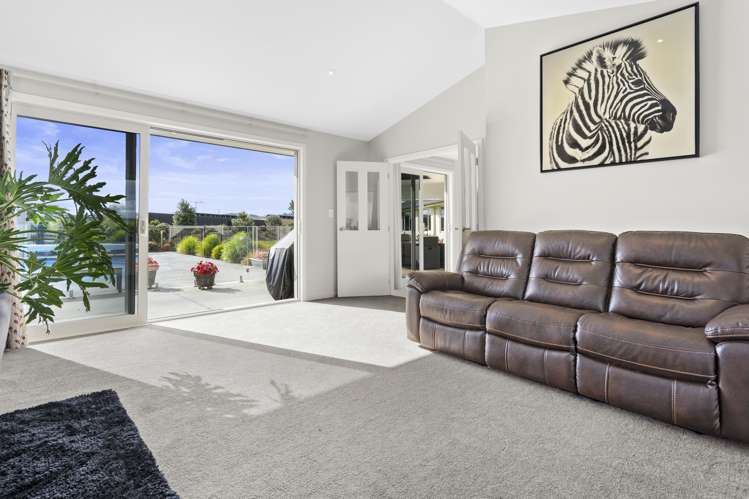 44 Baxter Michael Crescent Cambridge_11