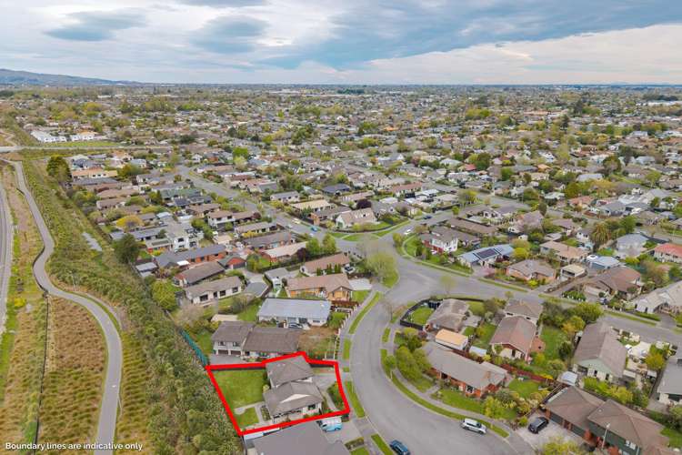 8 Langham Place Redwood_18