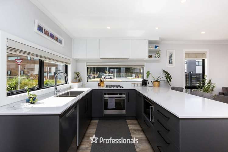 24 Reakes Crescent Wallaceville_2