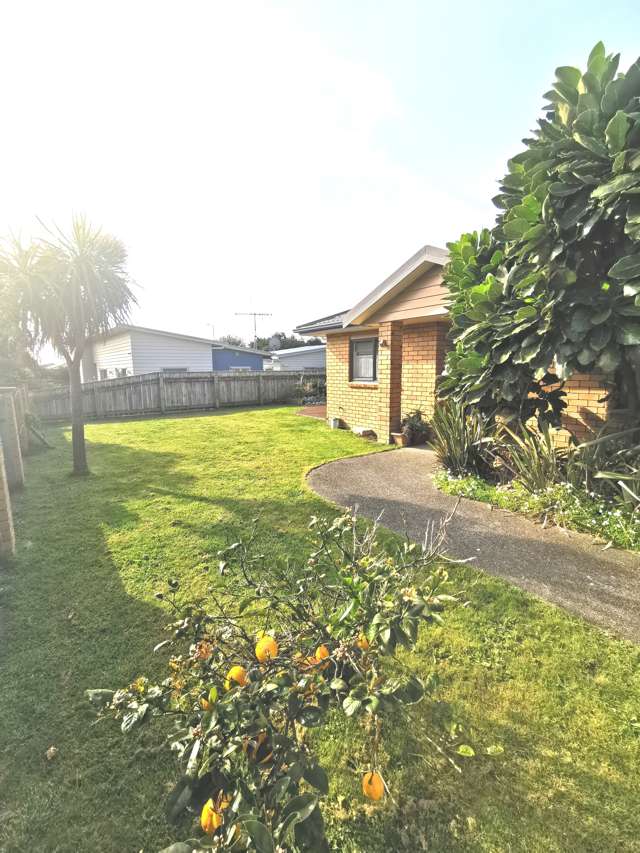 4 Byron Brown Place Otaki Beach_1