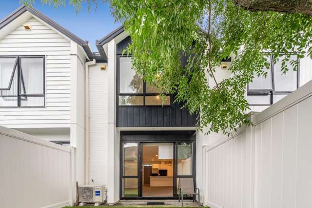 Easy-Care Living in the Heart of Mt Albert