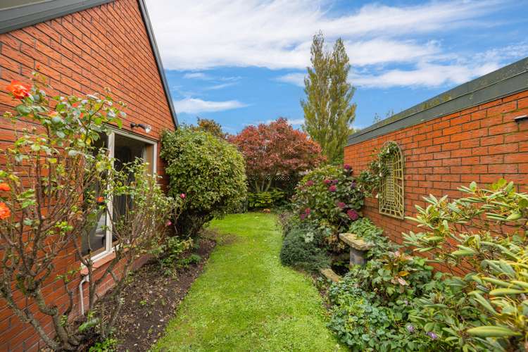 1b Phoenix Lane Northcote_11