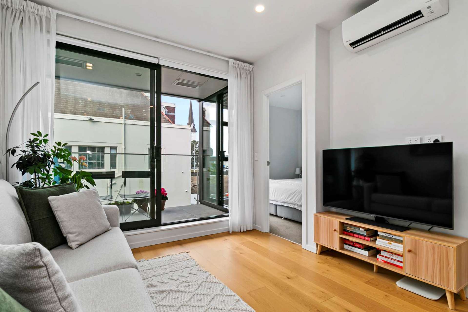 218/9 Madeira Lane Grafton_0