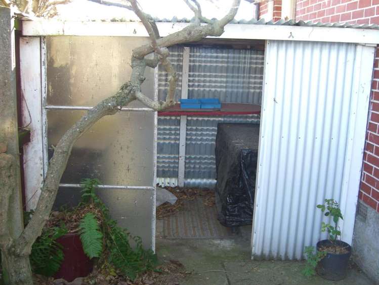 8 Damien Place Bromley_12