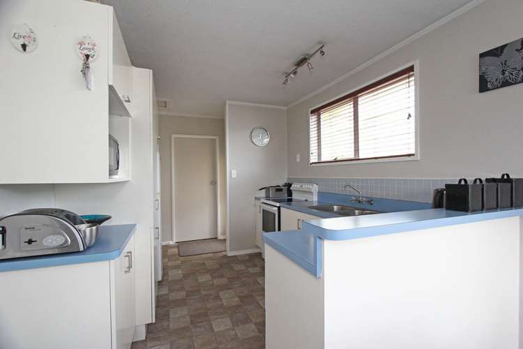 60 Oakley Crescent Hornby_2