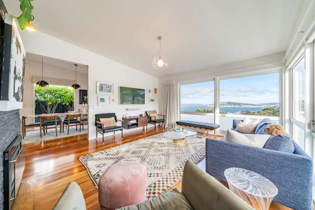 Luxury, Sun & Views in Khandallah