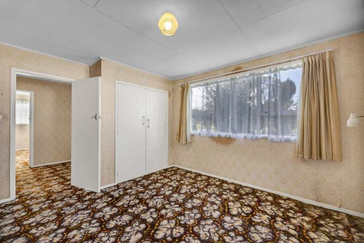 16 Old South Road Okato_11