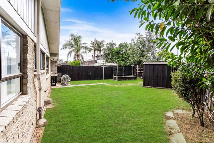 2/4 Lionel Sharp Place Pukekohe_9