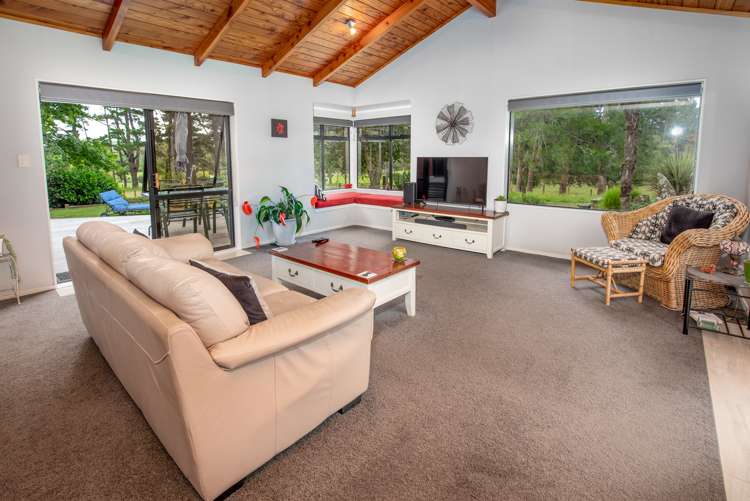 572 Pinnacle Hill Road Bombay_7