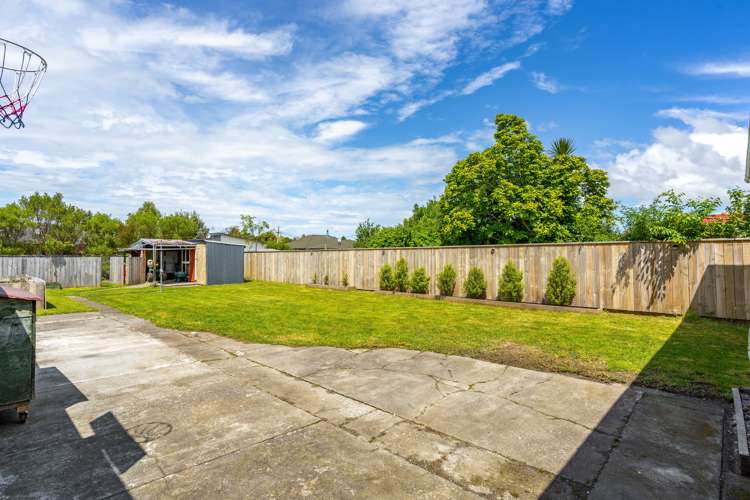 222 High Street North Carterton_18