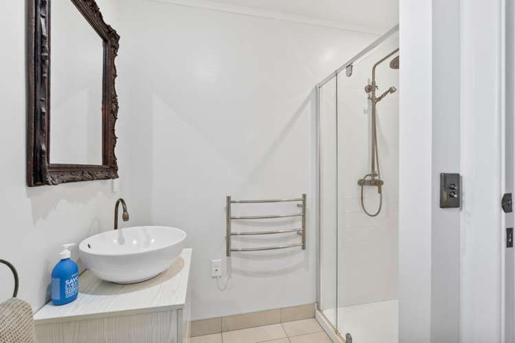 232 Church Road Te Kamo_25