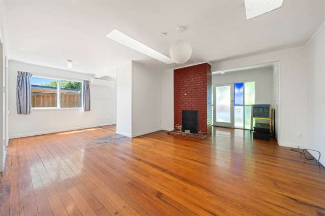 99 Seabrook Avenue New Lynn_4