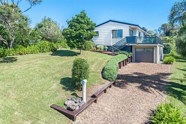 16 Trig Hill Road Onetangi_1