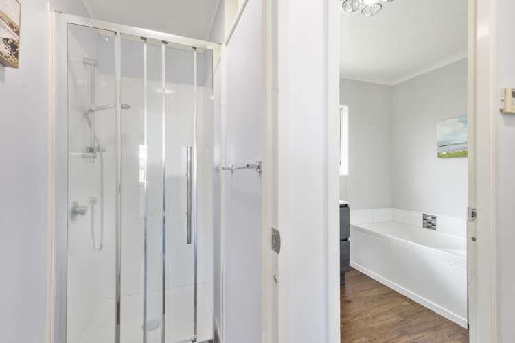 9 Maple Grove Owhata_14