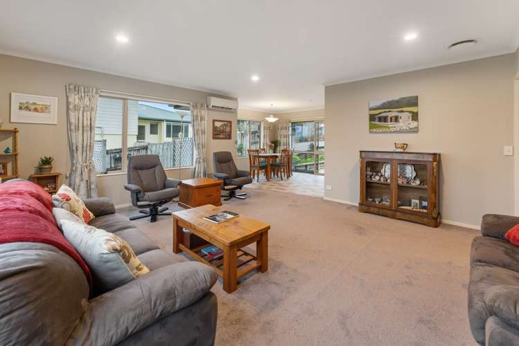 31 Olympus Way Richmond_7