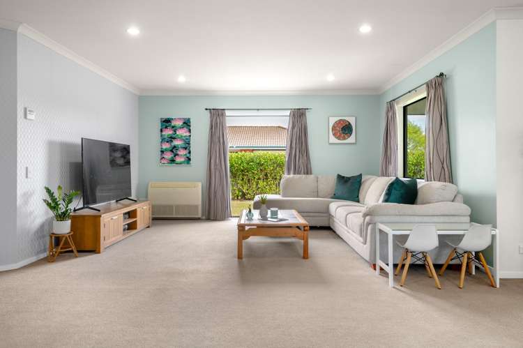 1 Whitford Place Rototuna North_20