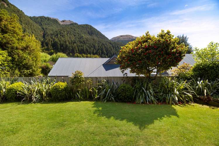 66A and 66B Robins Road Queenstown_8