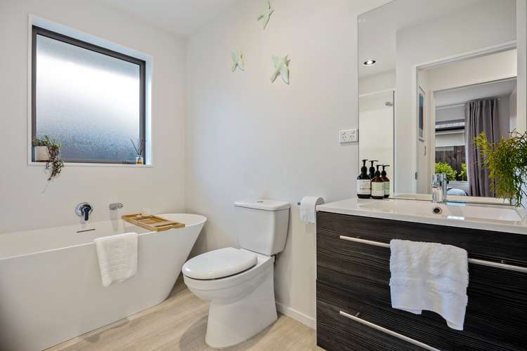 17 Brusio Drive Wigram_11