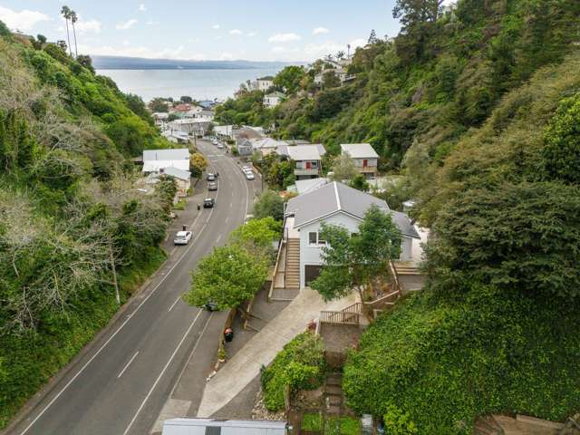 Home and Studio with Sea Views